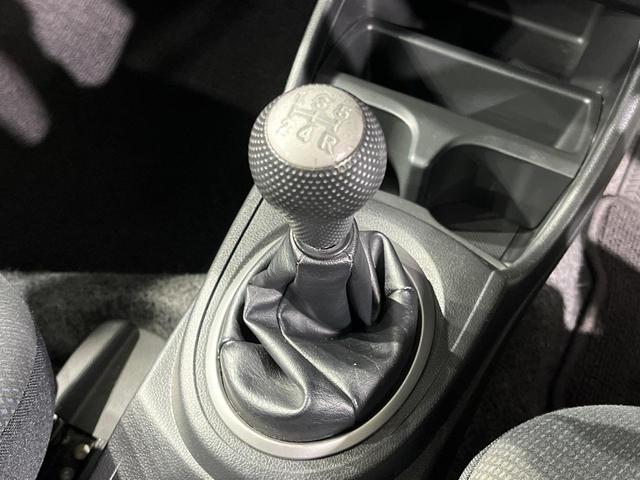 フィット Ｇ　ＭＴ車　ＳＤナビ　バックカメラ　禁煙車　ドライブレコーダー　ＥＴＣ　Ｂｌｕｅｔｏｏｔｈ　フルセグＴＶ　ＣＤ再生（3枚目）