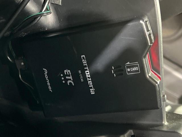 フィット Ｇ　ＭＴ車　ＳＤナビ　バックカメラ　禁煙車　ドライブレコーダー　ＥＴＣ　Ｂｌｕｅｔｏｏｔｈ　フルセグＴＶ　ＣＤ再生（6枚目）