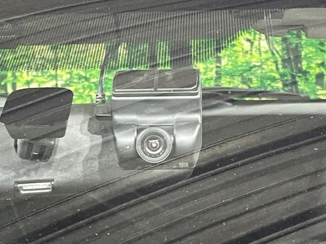 フィット Ｇ　ＭＴ車　ＳＤナビ　バックカメラ　禁煙車　ドライブレコーダー　ＥＴＣ　Ｂｌｕｅｔｏｏｔｈ　フルセグＴＶ　ＣＤ再生（7枚目）