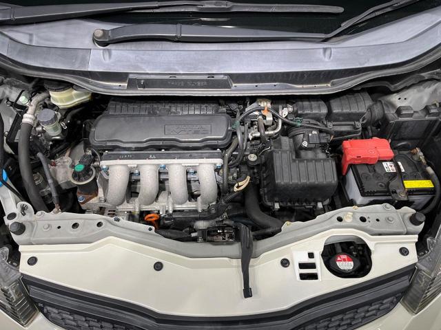 フィット Ｇ　ＭＴ車　ＳＤナビ　バックカメラ　禁煙車　ドライブレコーダー　ＥＴＣ　Ｂｌｕｅｔｏｏｔｈ　フルセグＴＶ　ＣＤ再生（18枚目）