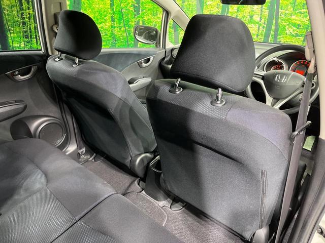 フィット Ｇ　ＭＴ車　ＳＤナビ　バックカメラ　禁煙車　ドライブレコーダー　ＥＴＣ　Ｂｌｕｅｔｏｏｔｈ　フルセグＴＶ　ＣＤ再生（37枚目）