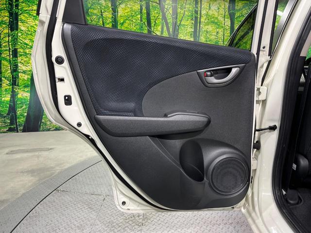 フィット Ｇ　ＭＴ車　ＳＤナビ　バックカメラ　禁煙車　ドライブレコーダー　ＥＴＣ　Ｂｌｕｅｔｏｏｔｈ　フルセグＴＶ　ＣＤ再生（41枚目）