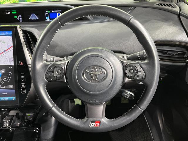 プリウスＰＨＶ Ｓナビパッケージ・ＧＲスポーツ　１１．６インチメーカーナビ　バックカメラ　衝突被害軽減システム　禁煙車　ハーフレザーシート　スマートキー　ＬＥＤヘッド　ＥＴＣ２．０　純正１８インチアルミ　車線逸脱警報　オートライト　オートエアコン（11枚目）