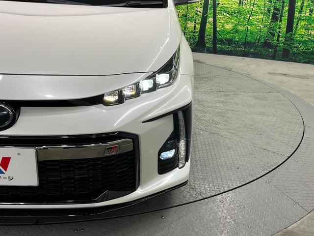 プリウスＰＨＶ Ｓナビパッケージ・ＧＲスポーツ　１１．６インチメーカーナビ　バックカメラ　衝突被害軽減システム　禁煙車　ハーフレザーシート　スマートキー　ＬＥＤヘッド　ＥＴＣ２．０　純正１８インチアルミ　車線逸脱警報　オートライト　オートエアコン（12枚目）