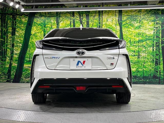 プリウスＰＨＶ Ｓナビパッケージ・ＧＲスポーツ　１１．６インチメーカーナビ　バックカメラ　衝突被害軽減システム　禁煙車　ハーフレザーシート　スマートキー　ＬＥＤヘッド　ＥＴＣ２．０　純正１８インチアルミ　車線逸脱警報　オートライト　オートエアコン（15枚目）