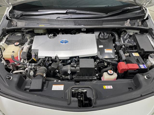 プリウスＰＨＶ Ｓナビパッケージ・ＧＲスポーツ　１１．６インチメーカーナビ　バックカメラ　衝突被害軽減システム　禁煙車　ハーフレザーシート　スマートキー　ＬＥＤヘッド　ＥＴＣ２．０　純正１８インチアルミ　車線逸脱警報　オートライト　オートエアコン（18枚目）