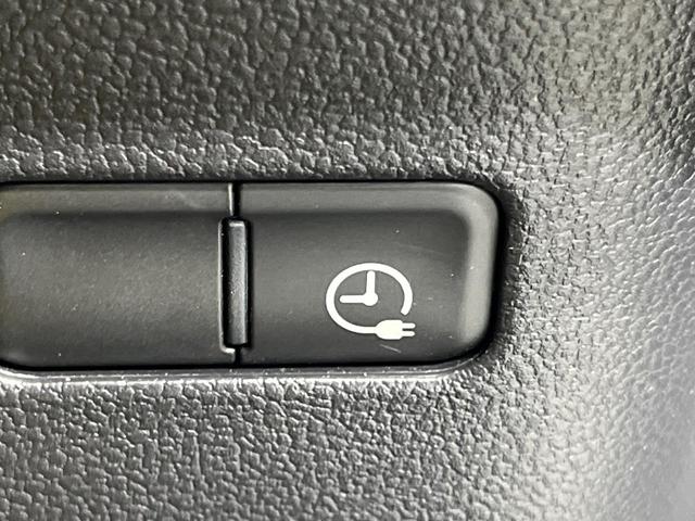 プリウスＰＨＶ Ｓナビパッケージ・ＧＲスポーツ　１１．６インチメーカーナビ　バックカメラ　衝突被害軽減システム　禁煙車　ハーフレザーシート　スマートキー　ＬＥＤヘッド　ＥＴＣ２．０　純正１８インチアルミ　車線逸脱警報　オートライト　オートエアコン（26枚目）