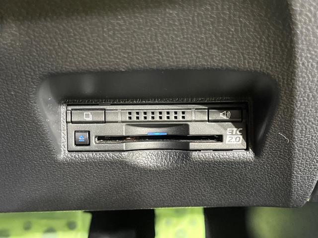 プリウスＰＨＶ Ｓナビパッケージ・ＧＲスポーツ　１１．６インチメーカーナビ　バックカメラ　衝突被害軽減システム　禁煙車　ハーフレザーシート　スマートキー　ＬＥＤヘッド　ＥＴＣ２．０　純正１８インチアルミ　車線逸脱警報　オートライト　オートエアコン（27枚目）