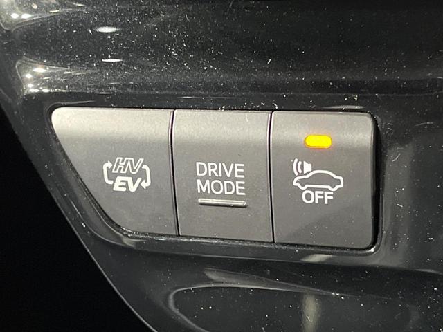 プリウスＰＨＶ Ｓナビパッケージ・ＧＲスポーツ　１１．６インチメーカーナビ　バックカメラ　衝突被害軽減システム　禁煙車　ハーフレザーシート　スマートキー　ＬＥＤヘッド　ＥＴＣ２．０　純正１８インチアルミ　車線逸脱警報　オートライト　オートエアコン（36枚目）