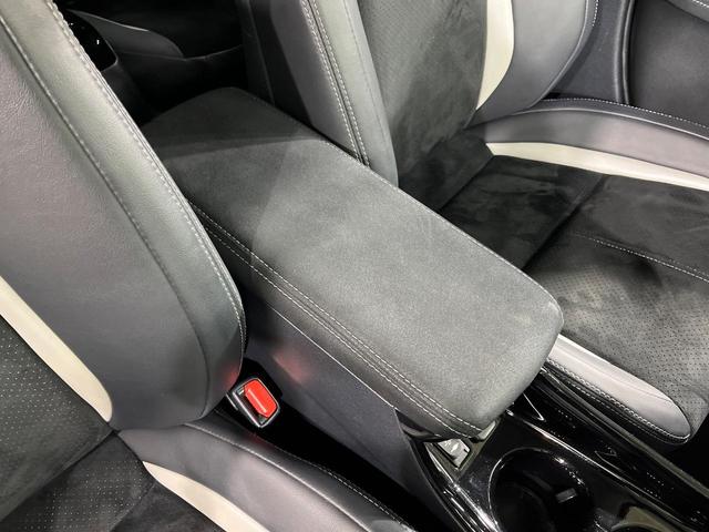 プリウスＰＨＶ Ｓナビパッケージ・ＧＲスポーツ　１１．６インチメーカーナビ　バックカメラ　衝突被害軽減システム　禁煙車　ハーフレザーシート　スマートキー　ＬＥＤヘッド　ＥＴＣ２．０　純正１８インチアルミ　車線逸脱警報　オートライト　オートエアコン（42枚目）