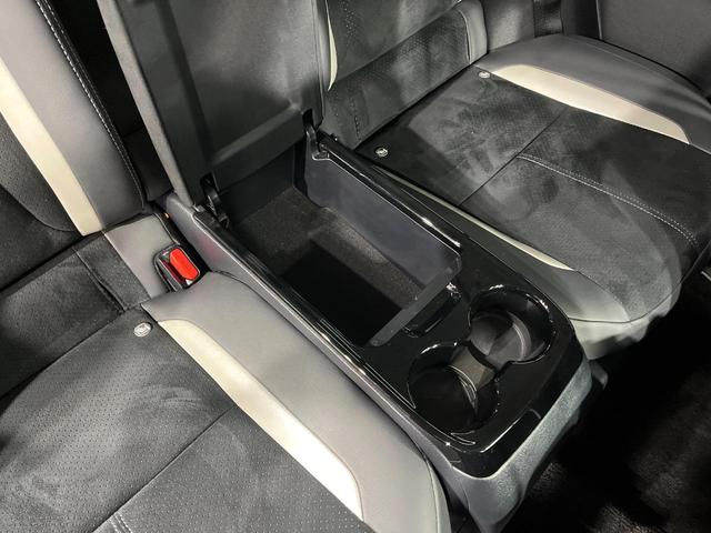 プリウスＰＨＶ Ｓナビパッケージ・ＧＲスポーツ　１１．６インチメーカーナビ　バックカメラ　衝突被害軽減システム　禁煙車　ハーフレザーシート　スマートキー　ＬＥＤヘッド　ＥＴＣ２．０　純正１８インチアルミ　車線逸脱警報　オートライト　オートエアコン（62枚目）