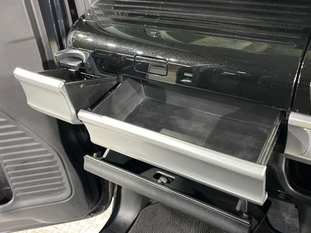 スペーシアカスタム ハイブリッドＸＳ　両側電動ドア　全周囲カメラ　衝突被害軽減システム　禁煙車　ハーフレザーシート　コーナーセンサー　スマートキー　ＬＥＤヘッド　ＥＴＣ　純正１５インチアルミ　オートハイビーム　車線逸脱警報　オートライト（37枚目）