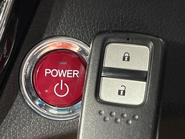 ヴェゼル ハイブリッドＸ　バックカメラ　衝突被害軽減システム　禁煙車　ドラレコ　スマートキー　ＬＥＤヘッド　ビルトインＥＴＣ　純正１６インチアルミ　車線逸脱警報　オートライト　オートエアコン　ＣＤ　フルセグ　ＬＥＤフォグ（7枚目）