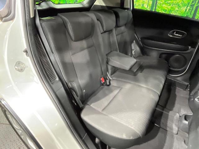 ヴェゼル ハイブリッドＸ　バックカメラ　衝突被害軽減システム　禁煙車　ドラレコ　スマートキー　ＬＥＤヘッド　ビルトインＥＴＣ　純正１６インチアルミ　車線逸脱警報　オートライト　オートエアコン　ＣＤ　フルセグ　ＬＥＤフォグ（9枚目）