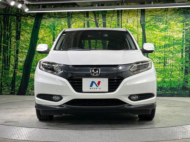 ヴェゼル ハイブリッドＸ　バックカメラ　衝突被害軽減システム　禁煙車　ドラレコ　スマートキー　ＬＥＤヘッド　ビルトインＥＴＣ　純正１６インチアルミ　車線逸脱警報　オートライト　オートエアコン　ＣＤ　フルセグ　ＬＥＤフォグ（14枚目）