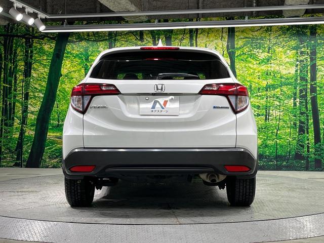 ヴェゼル ハイブリッドＸ　バックカメラ　衝突被害軽減システム　禁煙車　ドラレコ　スマートキー　ＬＥＤヘッド　ビルトインＥＴＣ　純正１６インチアルミ　車線逸脱警報　オートライト　オートエアコン　ＣＤ　フルセグ　ＬＥＤフォグ（15枚目）