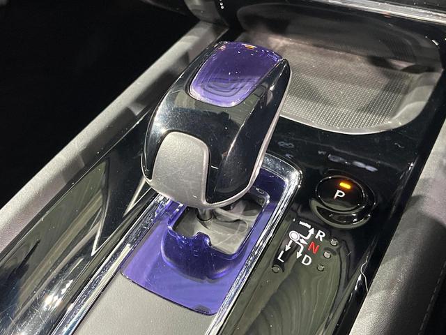 ヴェゼル ハイブリッドＸ　バックカメラ　衝突被害軽減システム　禁煙車　ドラレコ　スマートキー　ＬＥＤヘッド　ビルトインＥＴＣ　純正１６インチアルミ　車線逸脱警報　オートライト　オートエアコン　ＣＤ　フルセグ　ＬＥＤフォグ（40枚目）