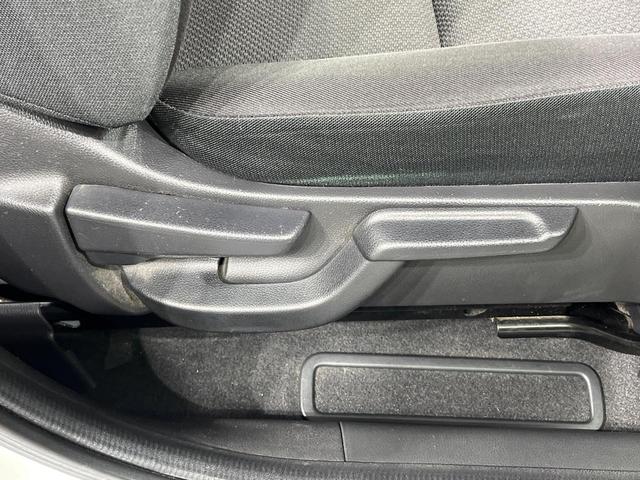 ヴェゼル ハイブリッドＸ　バックカメラ　衝突被害軽減システム　禁煙車　ドラレコ　スマートキー　ＬＥＤヘッド　ビルトインＥＴＣ　純正１６インチアルミ　車線逸脱警報　オートライト　オートエアコン　ＣＤ　フルセグ　ＬＥＤフォグ（46枚目）