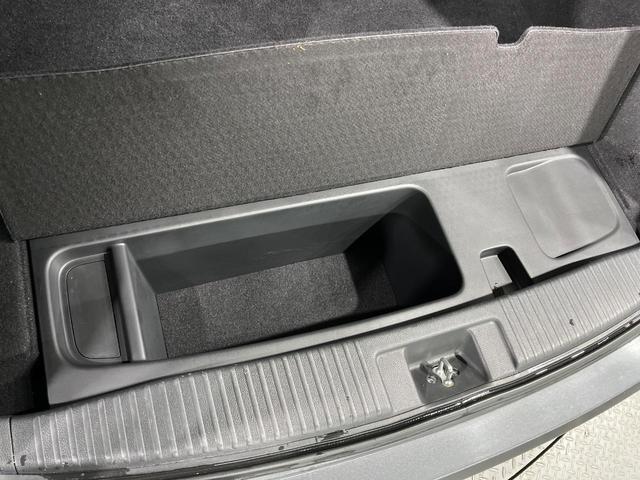 ヴェゼル ハイブリッドＸ　バックカメラ　衝突被害軽減システム　禁煙車　ドラレコ　スマートキー　ＬＥＤヘッド　ビルトインＥＴＣ　純正１６インチアルミ　車線逸脱警報　オートライト　オートエアコン　ＣＤ　フルセグ　ＬＥＤフォグ（58枚目）