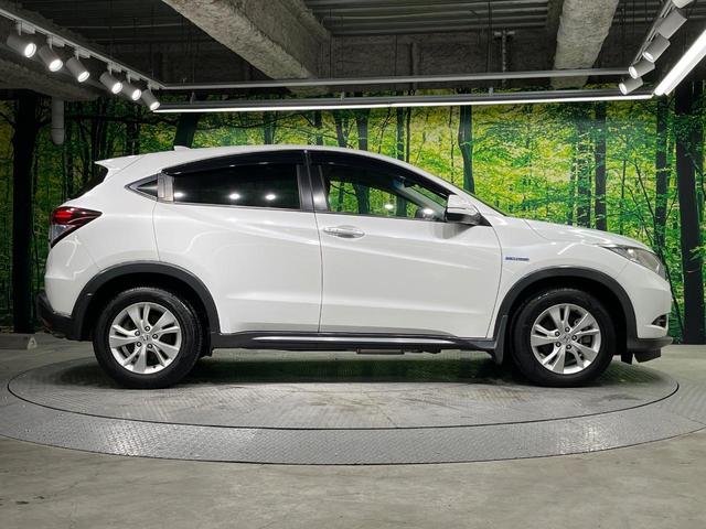 ヴェゼル ハイブリッドＸ　バックカメラ　衝突被害軽減システム　禁煙車　ドラレコ　スマートキー　ＬＥＤヘッド　ビルトインＥＴＣ　純正１６インチアルミ　車線逸脱警報　オートライト　オートエアコン　ＣＤ　フルセグ　ＬＥＤフォグ（63枚目）