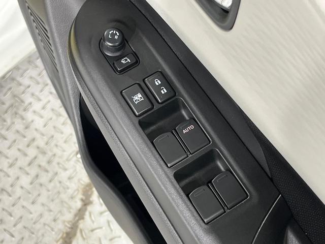 スイフト XG SDナビ バックカメラ 衝突被害軽減システム レーダークルーズ 禁煙車 コーナーセンサー スマートキー LEDヘッド ETC 車線逸脱警報 オートライト オートエアコン Bluetooth(45枚目)