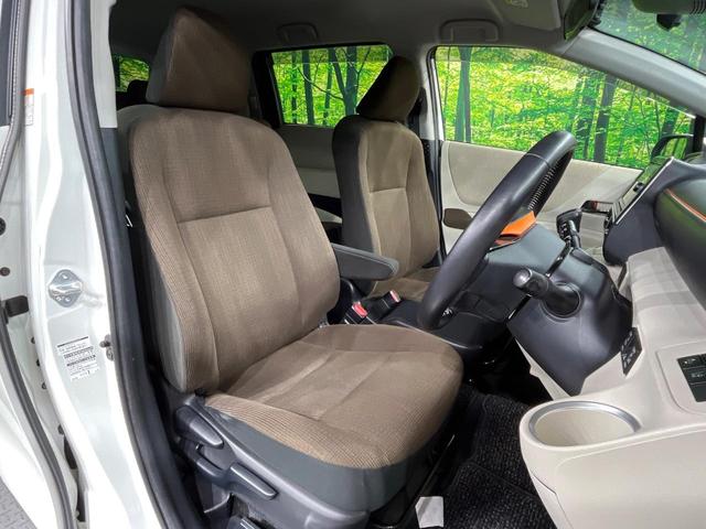 シエンタ ハイブリッドＧ　両側電動ドア　純正ＳＤナビ　バックカメラ　衝突被害軽減システム　シートヒーター　ドラレコ　コーナーセンサー　スマートキー　ＬＥＤヘッド　ビルトインＥＴＣ　純正１５インチアルミ　オートハイビーム（8枚目）