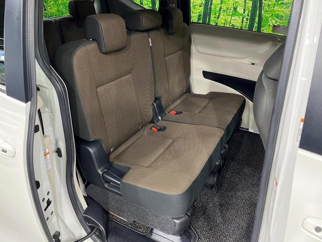 シエンタ ハイブリッドＧ　両側電動ドア　純正ＳＤナビ　バックカメラ　衝突被害軽減システム　シートヒーター　ドラレコ　コーナーセンサー　スマートキー　ＬＥＤヘッド　ビルトインＥＴＣ　純正１５インチアルミ　オートハイビーム（9枚目）