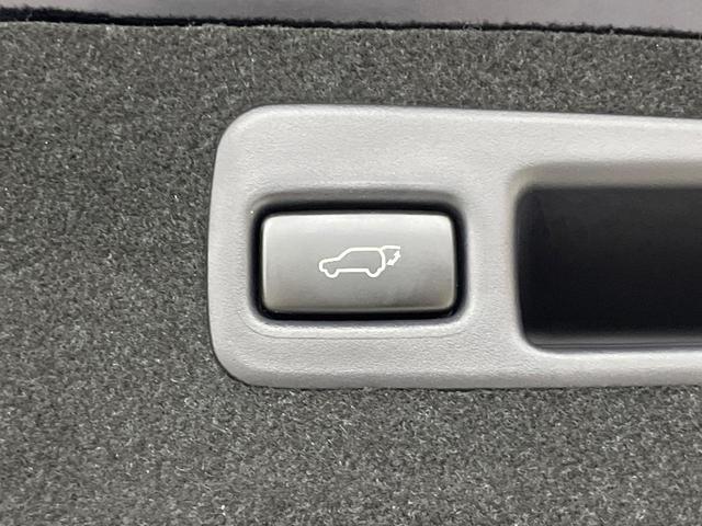 ハリアー プレミアム　モデリスタエアロ　メーカー９インチナビ　シーケンシャルＬＥＤヘッドランプ　バックカメラ　レーダークルーズ　禁煙車　ハーフレザーシート　パワーシート　スマートキー　コーナーセンサー（7枚目）