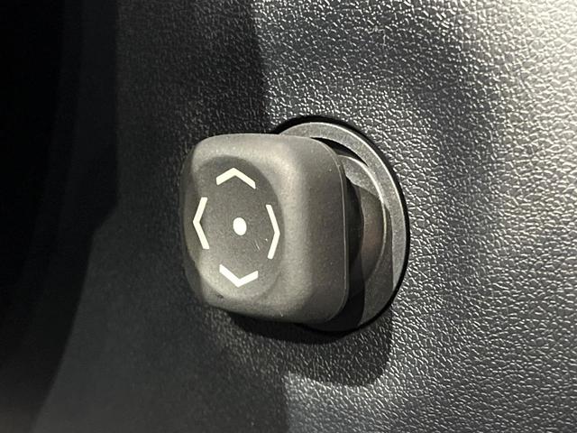 ハリアー プレミアム　モデリスタエアロ　メーカー９インチナビ　シーケンシャルＬＥＤヘッドランプ　バックカメラ　レーダークルーズ　禁煙車　ハーフレザーシート　パワーシート　スマートキー　コーナーセンサー（30枚目）