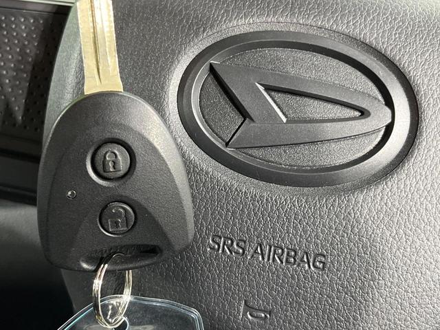 ハイゼットカーゴ ＤＸ　衝突被害軽減システム　コーナーセンサー　オートライト　プライバシーガラス　インパネシフト　アイドリングストップ　オーバーヘッドシェルフ　撥水ファブリックシート（7枚目）