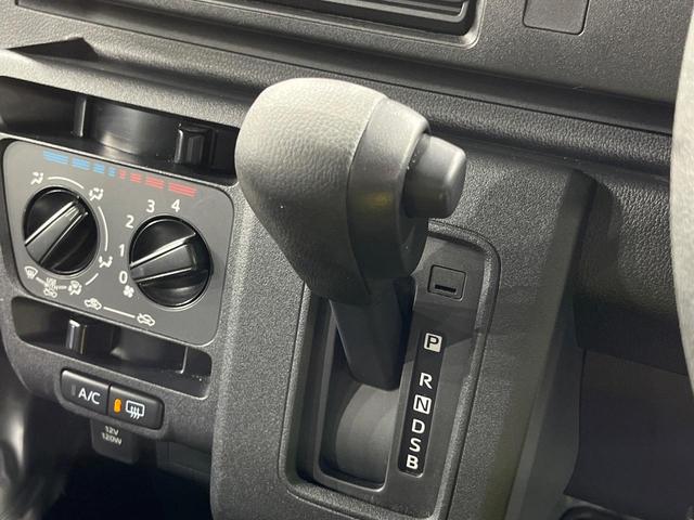 ハイゼットカーゴ ＤＸ　衝突被害軽減システム　コーナーセンサー　オートライト　プライバシーガラス　インパネシフト　アイドリングストップ　オーバーヘッドシェルフ　撥水ファブリックシート（24枚目）