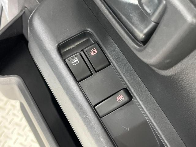 ハイゼットカーゴ ＤＸ　衝突被害軽減システム　コーナーセンサー　オートライト　プライバシーガラス　インパネシフト　アイドリングストップ　オーバーヘッドシェルフ　撥水ファブリックシート（30枚目）