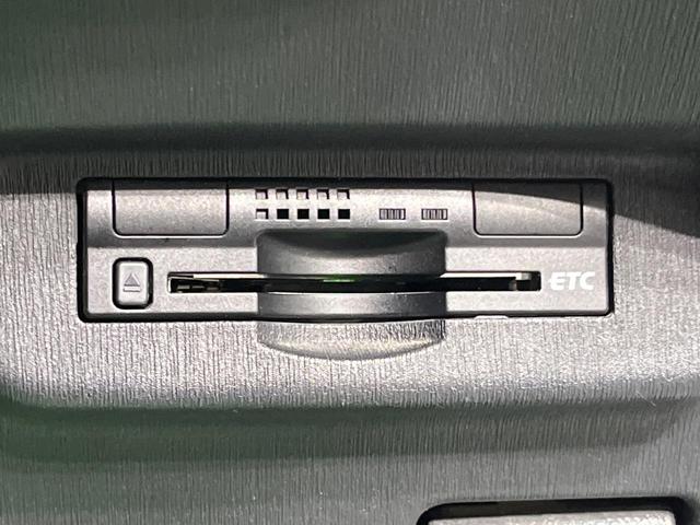 プリウス Ｓ　純正ＳＤナビ　バックカメラ　ドラレコ　スマートキー　ＨＩＤヘッド　ビルトインＥＴＣ　純正１５インチアルミ　オートライト　オートエアコン　Ｂｌｕｅｔｏｏｔｈ　ＣＤ　フルセグ　ＨＩＤフォグ（6枚目）