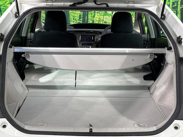 プリウス Ｓ　純正ＳＤナビ　バックカメラ　ドラレコ　スマートキー　ＨＩＤヘッド　ビルトインＥＴＣ　純正１５インチアルミ　オートライト　オートエアコン　Ｂｌｕｅｔｏｏｔｈ　ＣＤ　フルセグ　ＨＩＤフォグ（10枚目）