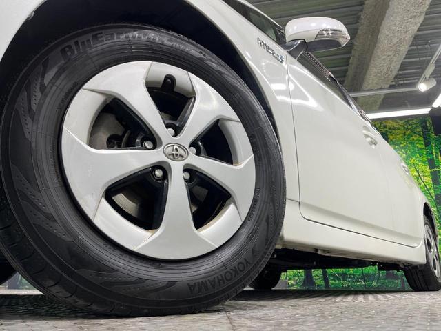 プリウス Ｓ　純正ＳＤナビ　バックカメラ　ドラレコ　スマートキー　ＨＩＤヘッド　ビルトインＥＴＣ　純正１５インチアルミ　オートライト　オートエアコン　Ｂｌｕｅｔｏｏｔｈ　ＣＤ　フルセグ　ＨＩＤフォグ（13枚目）