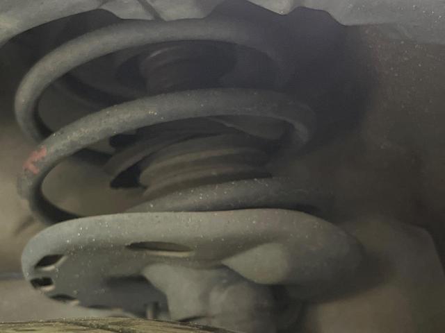 プリウス Ｓ　純正ＳＤナビ　バックカメラ　ドラレコ　スマートキー　ＨＩＤヘッド　ビルトインＥＴＣ　純正１５インチアルミ　オートライト　オートエアコン　Ｂｌｕｅｔｏｏｔｈ　ＣＤ　フルセグ　ＨＩＤフォグ（20枚目）