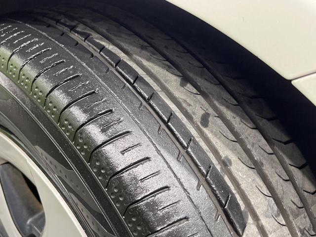 プリウス Ｓ　純正ＳＤナビ　バックカメラ　ドラレコ　スマートキー　ＨＩＤヘッド　ビルトインＥＴＣ　純正１５インチアルミ　オートライト　オートエアコン　Ｂｌｕｅｔｏｏｔｈ　ＣＤ　フルセグ　ＨＩＤフォグ（24枚目）