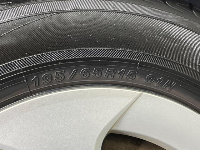 プリウス Ｓ　純正ＳＤナビ　バックカメラ　ドラレコ　スマートキー　ＨＩＤヘッド　ビルトインＥＴＣ　純正１５インチアルミ　オートライト　オートエアコン　Ｂｌｕｅｔｏｏｔｈ　ＣＤ　フルセグ　ＨＩＤフォグ（25枚目）