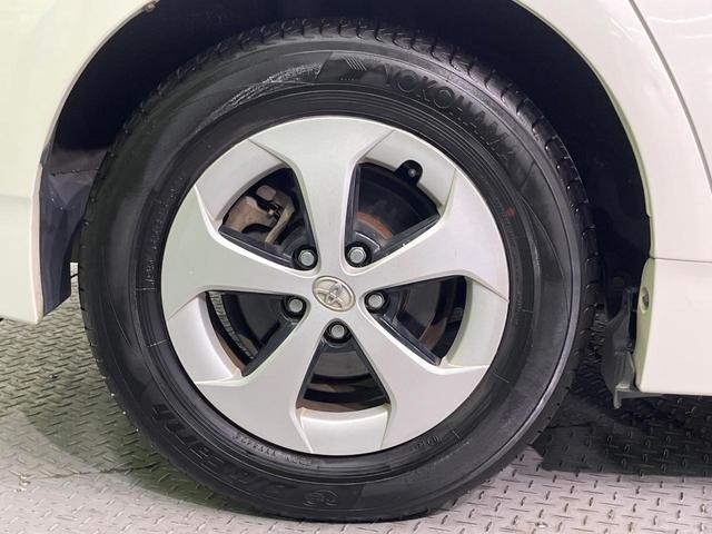 プリウス Ｓ　純正ＳＤナビ　バックカメラ　ドラレコ　スマートキー　ＨＩＤヘッド　ビルトインＥＴＣ　純正１５インチアルミ　オートライト　オートエアコン　Ｂｌｕｅｔｏｏｔｈ　ＣＤ　フルセグ　ＨＩＤフォグ（26枚目）