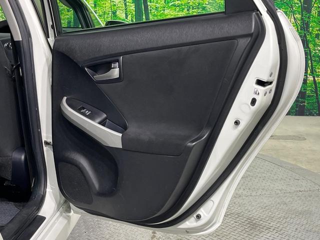 プリウス Ｓ　純正ＳＤナビ　バックカメラ　ドラレコ　スマートキー　ＨＩＤヘッド　ビルトインＥＴＣ　純正１５インチアルミ　オートライト　オートエアコン　Ｂｌｕｅｔｏｏｔｈ　ＣＤ　フルセグ　ＨＩＤフォグ（29枚目）