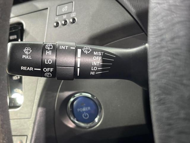 プリウス Ｓ　純正ＳＤナビ　バックカメラ　ドラレコ　スマートキー　ＨＩＤヘッド　ビルトインＥＴＣ　純正１５インチアルミ　オートライト　オートエアコン　Ｂｌｕｅｔｏｏｔｈ　ＣＤ　フルセグ　ＨＩＤフォグ（40枚目）