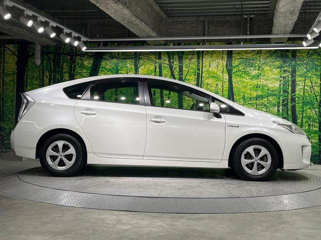 プリウス Ｓ　純正ＳＤナビ　バックカメラ　ドラレコ　スマートキー　ＨＩＤヘッド　ビルトインＥＴＣ　純正１５インチアルミ　オートライト　オートエアコン　Ｂｌｕｅｔｏｏｔｈ　ＣＤ　フルセグ　ＨＩＤフォグ（57枚目）