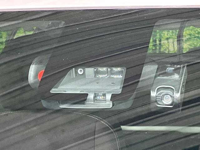 アクア Ｇ　純正ＳＤナビ　バックカメラ　衝突被害軽減システム　ドラレコ　コーナーセンサー　スマートキー　ＬＥＤヘッド　ビルトインＥＴＣ　クルコン　純正１５インチアルミ　オートハイビーム　オートライト（3枚目）