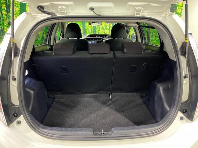 アクア Ｇ　純正ＳＤナビ　バックカメラ　衝突被害軽減システム　ドラレコ　コーナーセンサー　スマートキー　ＬＥＤヘッド　ビルトインＥＴＣ　クルコン　純正１５インチアルミ　オートハイビーム　オートライト（10枚目）