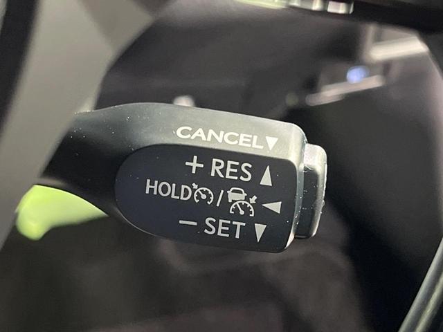 Ｃ－ＨＲ Ｇ　ＳＤナビ　バックカメラ　衝突被害軽減システム　レーダークルーズ　禁煙車　ハーフレザーシート　コーナーセンサー　スマートキー　ＬＥＤヘッド　ＥＴＣ　純正１８インチアルミ　オートハイビーム　車線逸脱警報（6枚目）