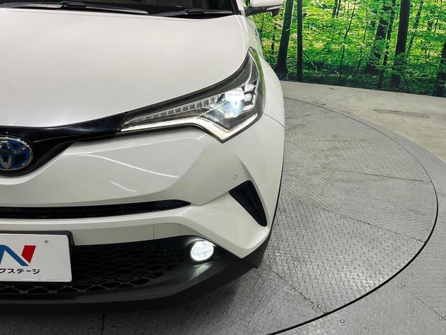 Ｃ－ＨＲ Ｇ　ＳＤナビ　バックカメラ　衝突被害軽減システム　レーダークルーズ　禁煙車　ハーフレザーシート　コーナーセンサー　スマートキー　ＬＥＤヘッド　ＥＴＣ　純正１８インチアルミ　オートハイビーム　車線逸脱警報（12枚目）