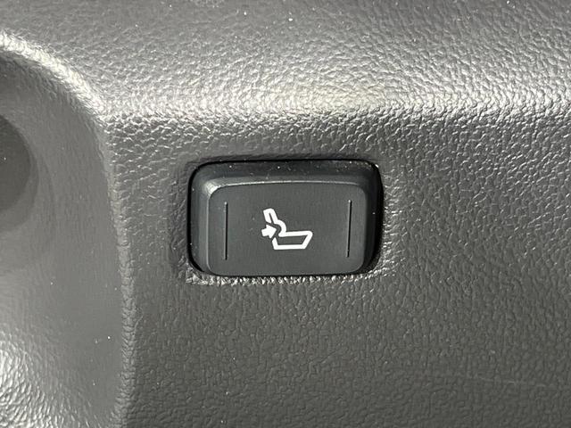 Ｃ－ＨＲ Ｇ　ＳＤナビ　バックカメラ　衝突被害軽減システム　レーダークルーズ　禁煙車　ハーフレザーシート　コーナーセンサー　スマートキー　ＬＥＤヘッド　ＥＴＣ　純正１８インチアルミ　オートハイビーム　車線逸脱警報（47枚目）