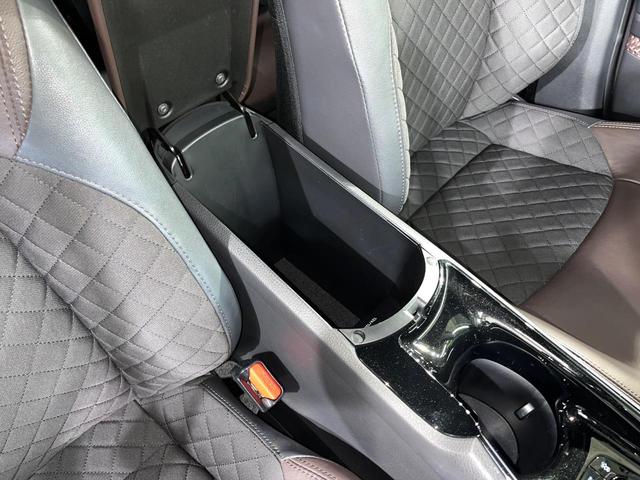 Ｃ－ＨＲ Ｇ　ＳＤナビ　バックカメラ　衝突被害軽減システム　レーダークルーズ　禁煙車　ハーフレザーシート　コーナーセンサー　スマートキー　ＬＥＤヘッド　ＥＴＣ　純正１８インチアルミ　オートハイビーム　車線逸脱警報（50枚目）