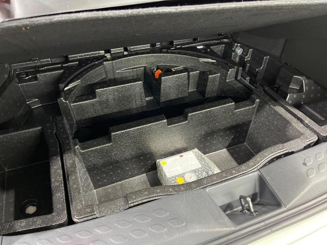 Ｃ－ＨＲ Ｇ　ＳＤナビ　バックカメラ　衝突被害軽減システム　レーダークルーズ　禁煙車　ハーフレザーシート　コーナーセンサー　スマートキー　ＬＥＤヘッド　ＥＴＣ　純正１８インチアルミ　オートハイビーム　車線逸脱警報（59枚目）