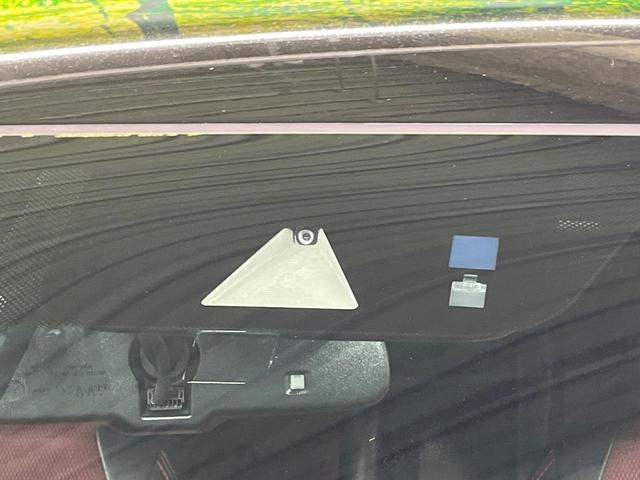 シビック ハッチバック　ホンダセンシング　純正ＳＤナビ　バックカメラ　衝突被害軽減システム　レーダークルーズ　ドラレコ　スマートキー　ＬＥＤヘッド　ビルトインＥＴＣ　純正１８インチアルミ　オートライト　オートエアコン　Ｂｌｕｅｔｏｏｔｈ（6枚目）